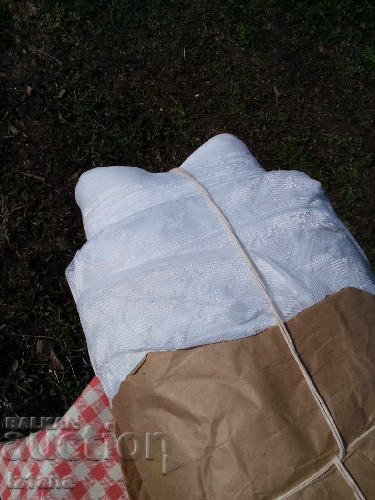 Livrarea O țesătură veche pentru perdele