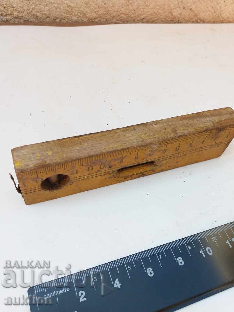Delivery of OLD WORKING RETRO LEVEL - WOOD