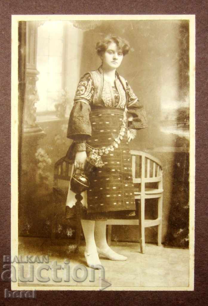 OLD PHOTOS-CARDBOARD-WOMEN'S CARE-STOMNA-RETRO-INTERESTING with price 9.99 BGN | € 5.11 OLD PHOTOS-CARDBOARD-WOMEN'S CARE-STOMNA-RETRO-INTERESTING with price 9.99 BGN | € 5.11