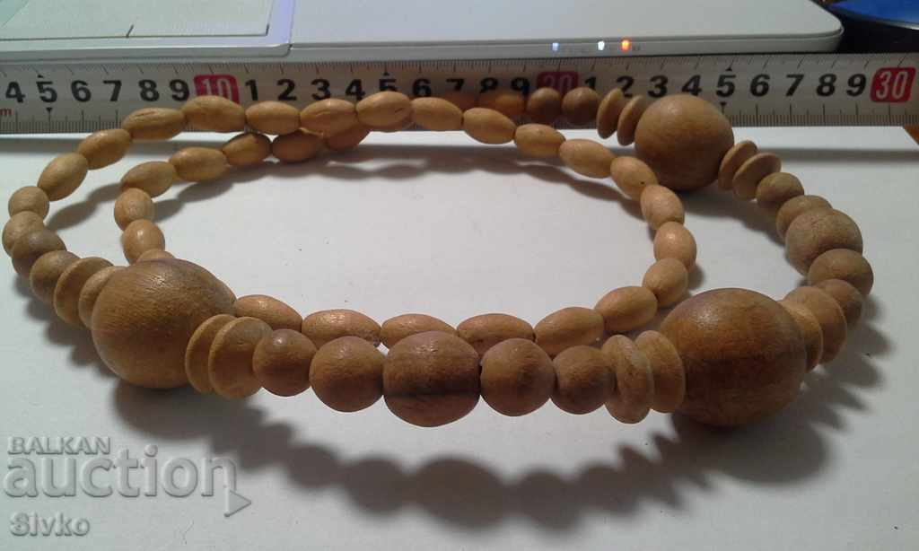 Necklace small and large wooden elements