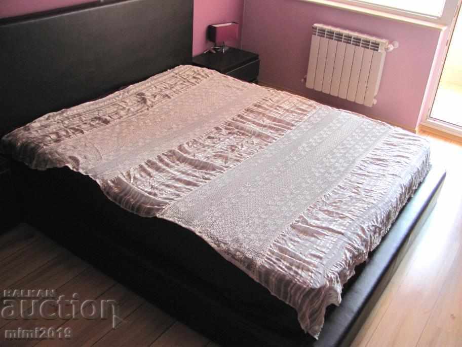 19 век покривка за легло -копринен кенар