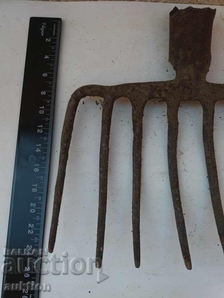 OLD MASSIVE FORGED VILLA, EXCELLENT ABOUT with price 5.49 BGN | € 2.81 OLD MASSIVE FORGED VILLA, EXCELLENT ABOUT with price 5.49 BGN | € 2.81