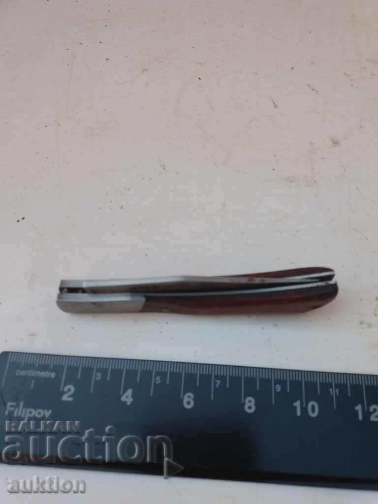 OLD LITTLE POCKET Knife, Knife with price 3.99 BGN | € 2.04 OLD LITTLE POCKET Knife, Knife with price 3.99 BGN | € 2.04