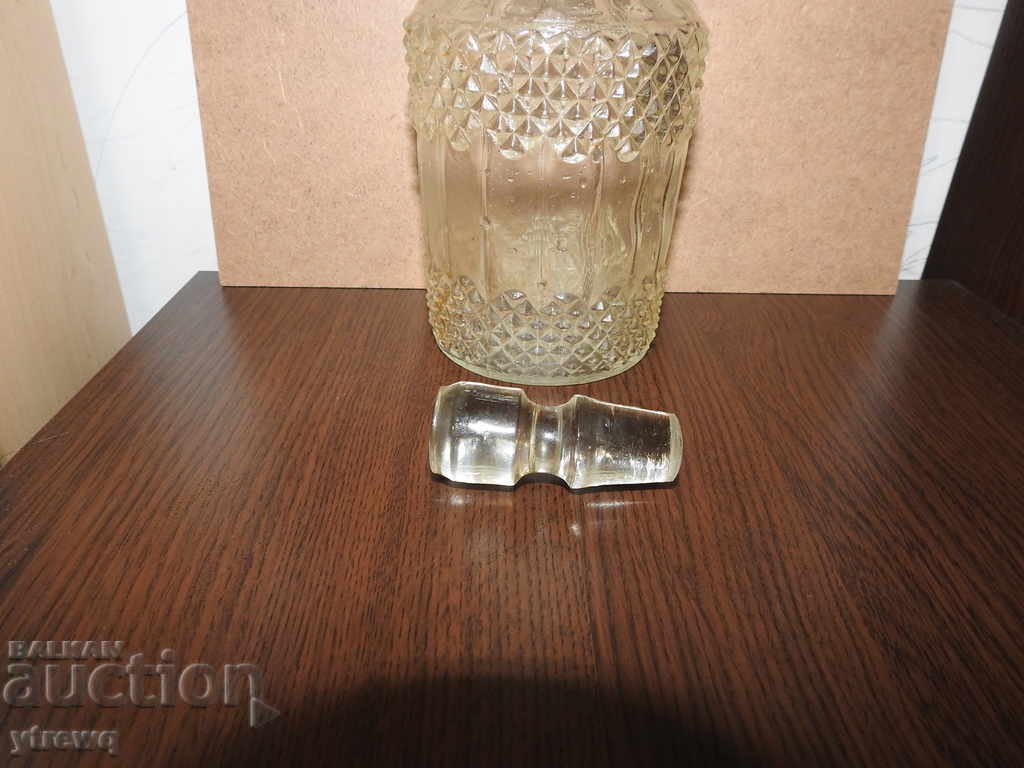 Old box with a stopper 600 ml with price 10.00 BGN | € 5.11 Old box with a stopper 600 ml with price 10.00 BGN | € 5.11