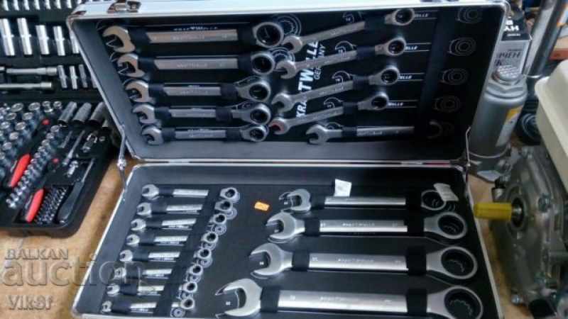 Delivery of KraftRoyal Star Wrenches 6mm to 32mm (Aluminum Suitcase) Delivery of KraftRoyal Star Wrenches 6mm to 32mm (Aluminum Suitcase)