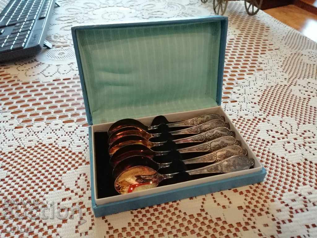 Delivery of Antique silver plated coffee tea / silver spoon