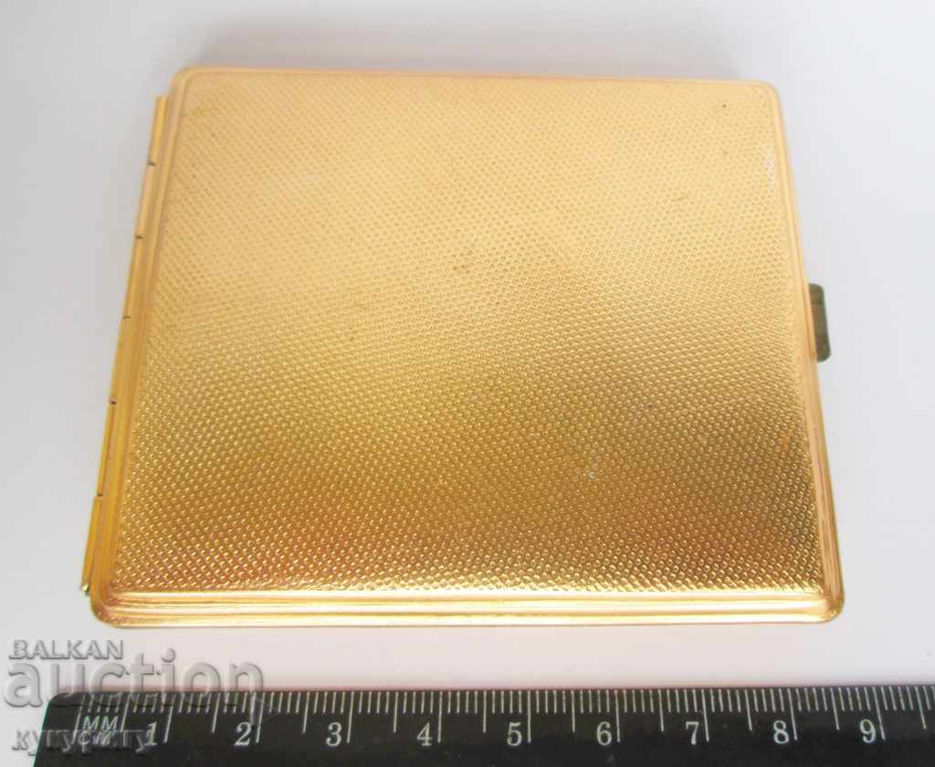 Old Bulgarian advertising tobacco box landscape Veliko Tarnovo with price 35.00 BGN | € 17.90 Old Bulgarian advertising tobacco box landscape Veliko Tarnovo with price 35.00 BGN | € 17.90