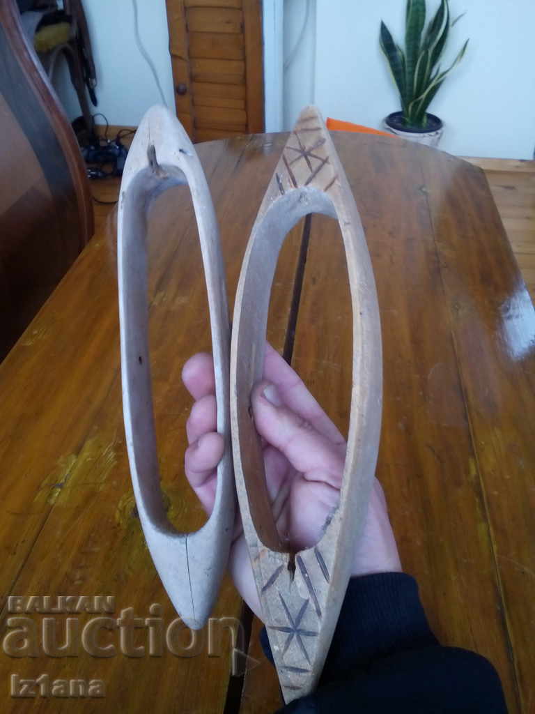 Delivery of An ancient shuttle, shuttles Delivery of An ancient shuttle, shuttles