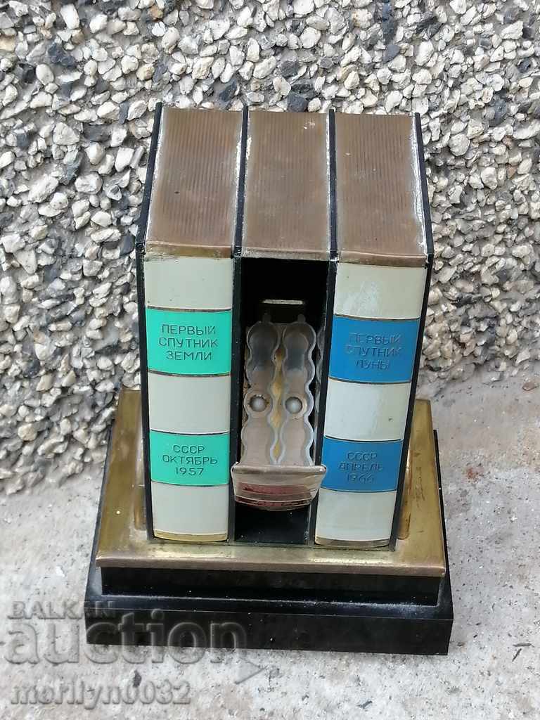 Old USSR cigarette with a latera with price 179.00 BGN | € 91.52