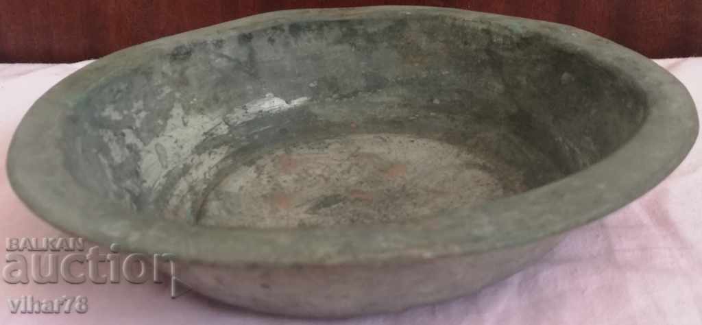 стара медна чиния с печат