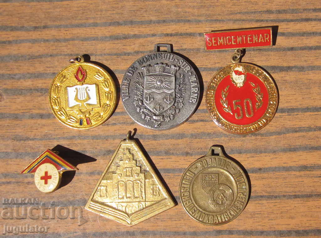 Δημοπρασία Πολλά παλιά ξένα αλλοδαπά μετάλλια από την εποχή των Sots