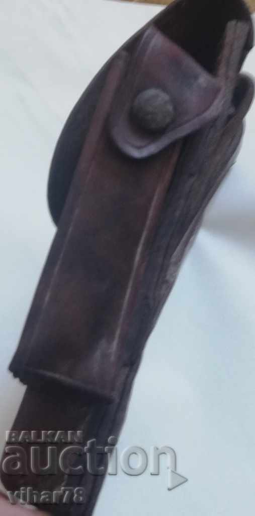 Licitație arma veche toc