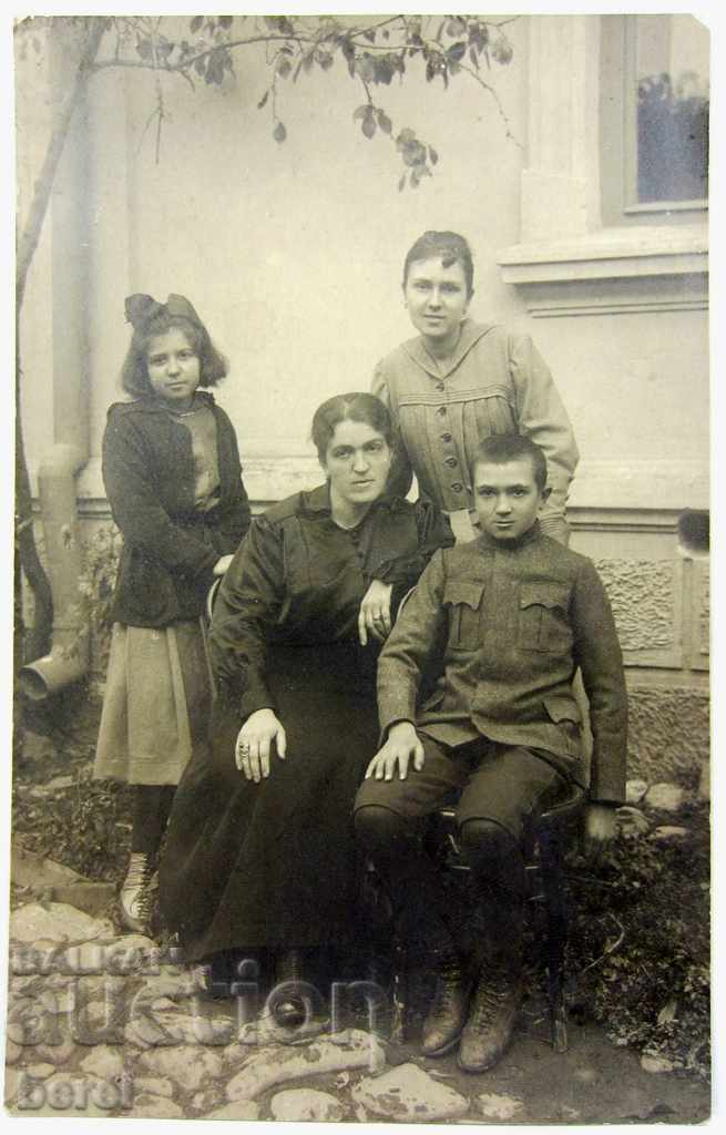 Auction OLD PHOTOGRAPHY-FAMILY PHOTOGRAPHY-JACKET-RETRO Auction OLD PHOTOGRAPHY-FAMILY PHOTOGRAPHY-JACKET-RETRO