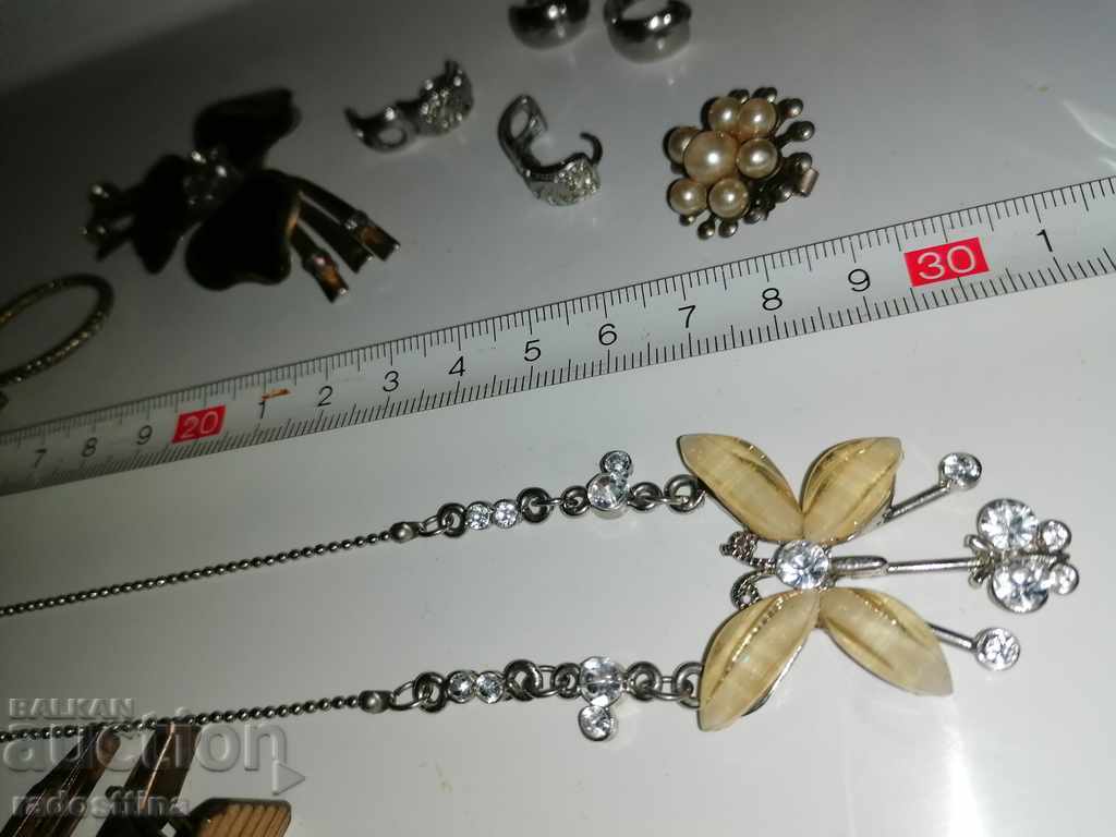 Auction Lot of beautiful old jewelry Auction Lot of beautiful old jewelry
