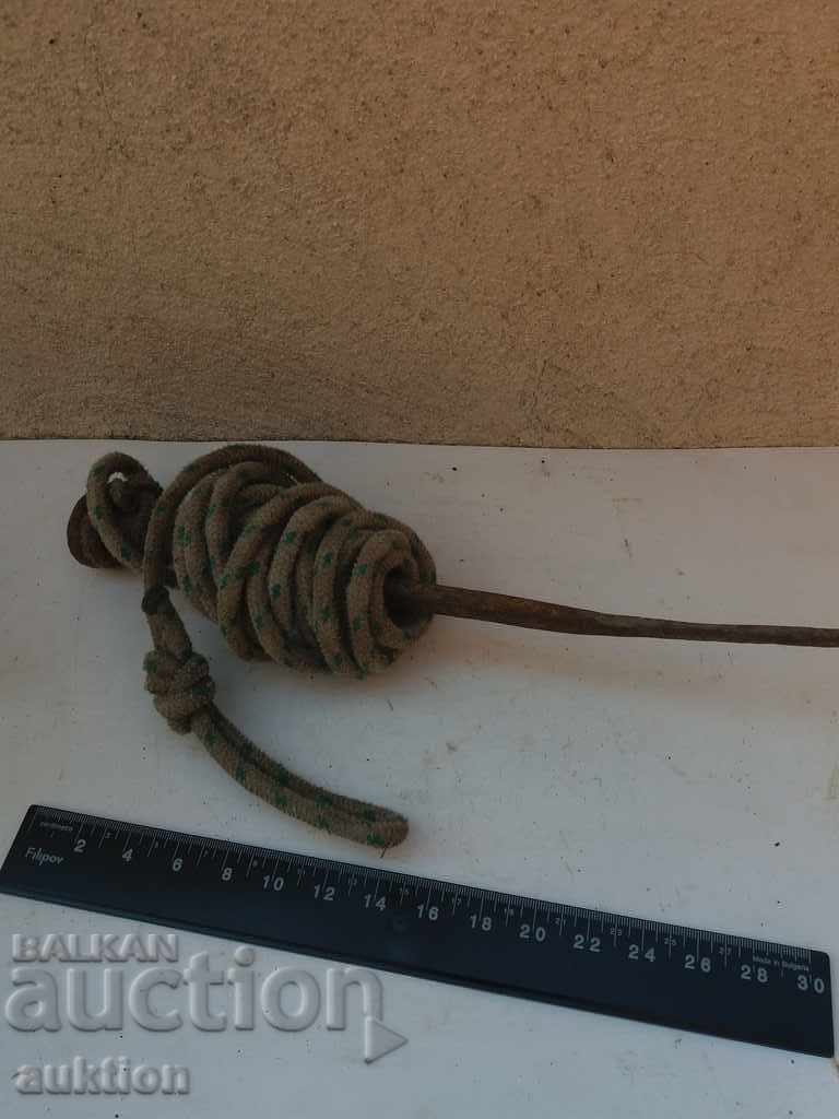 ANCIENT FORGED ANIMAL ROPE ROPE