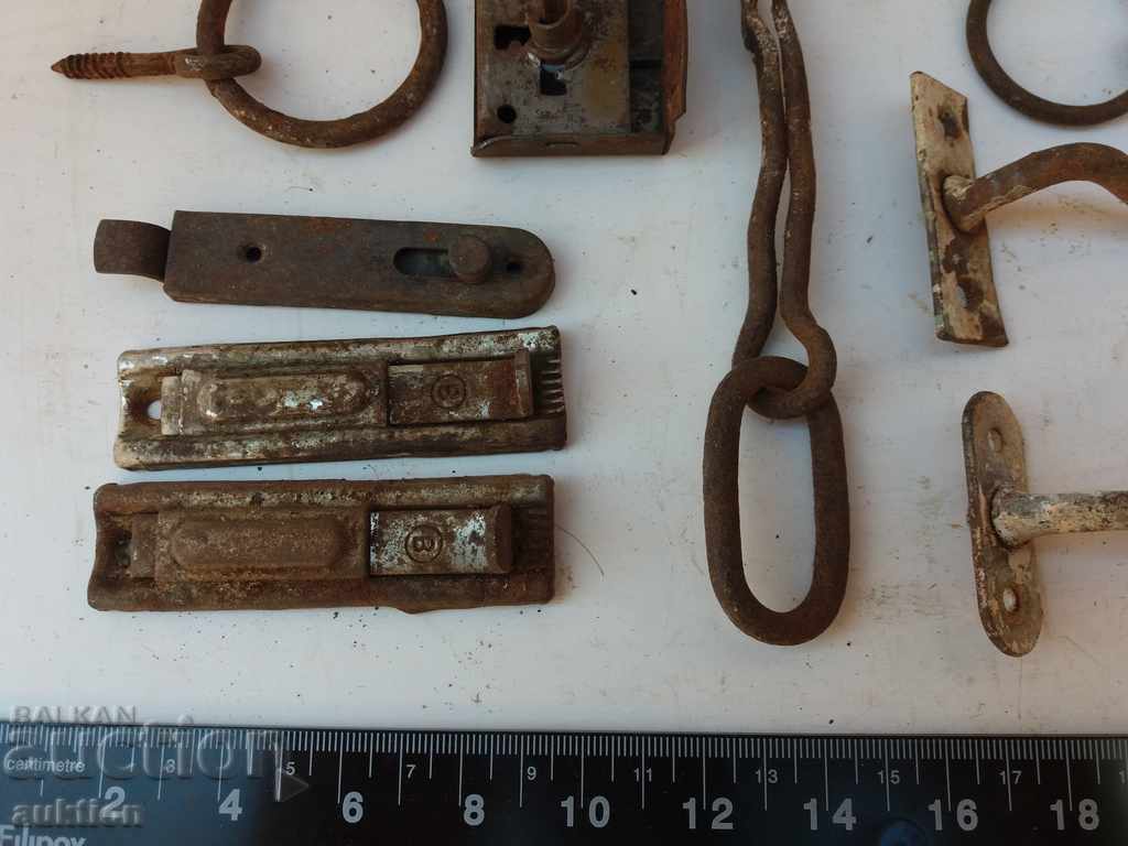 OLD LOCKERS - VARIOUS LOTS with price 2.99 BGN | € 1.53 OLD LOCKERS - VARIOUS LOTS with price 2.99 BGN | € 1.53