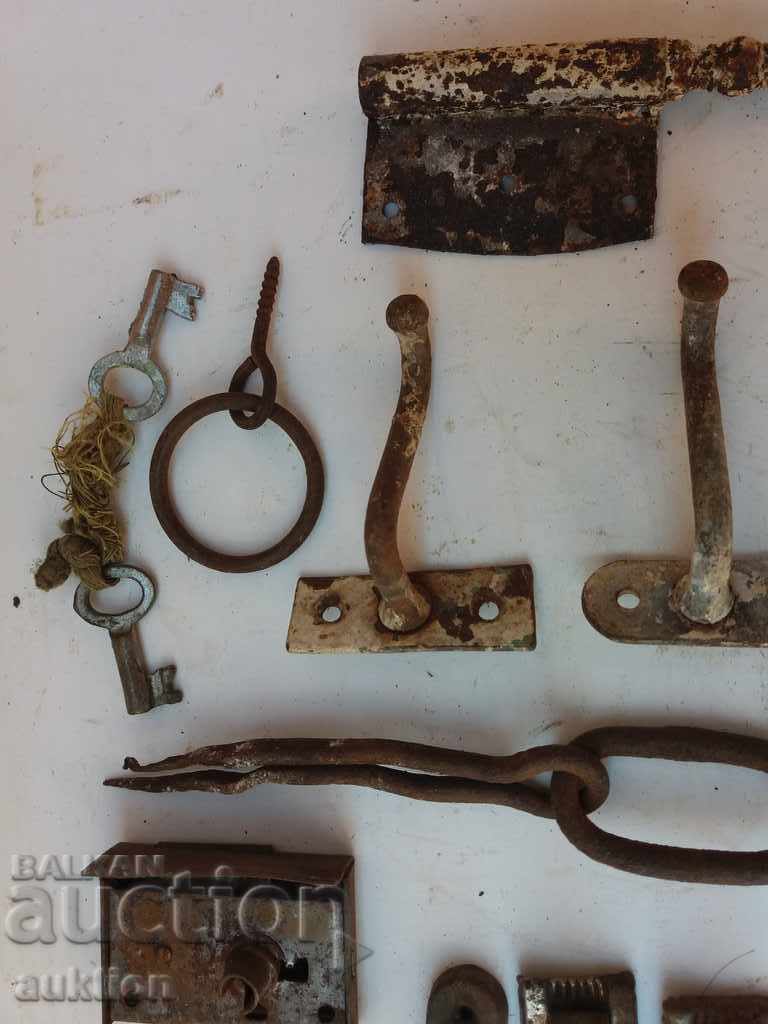 Delivery of OLD LOCKERS - VARIOUS LOTS Delivery of OLD LOCKERS - VARIOUS LOTS