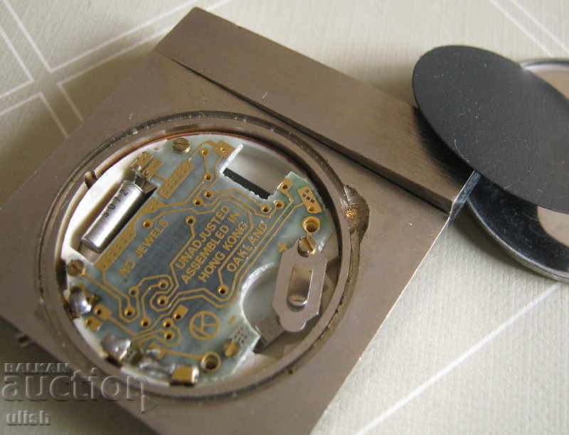 Auction Simda LED Retro Desktop Quartz Watch Auction Simda LED Retro Desktop Quartz Watch