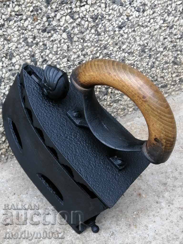 Delivery of An old iron on fire