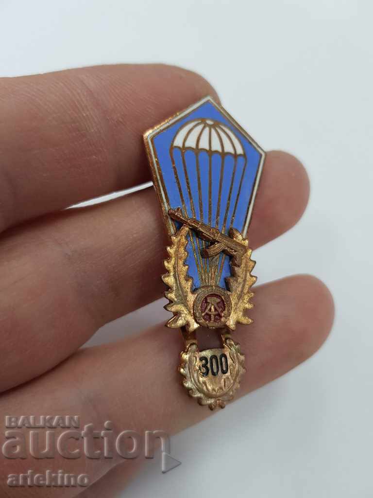 German GDR military skydiver on a screw with price 45.00 BGN | € 23.01