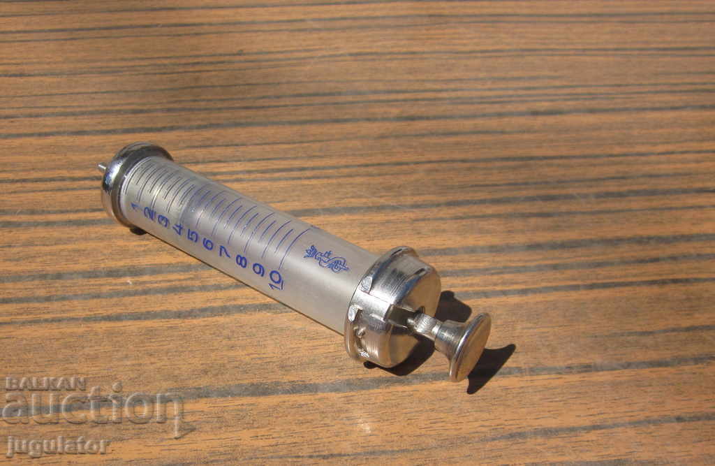 Delivery of old German AESCULAP glass syringe unused Delivery of old German AESCULAP glass syringe unused