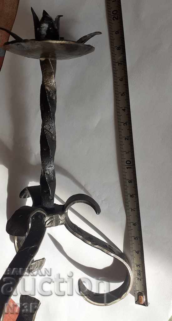 Old candlestick. MANUFACTURING. WROUGHT IRON. - 7 Old candlestick. MANUFACTURING. WROUGHT IRON. - 7