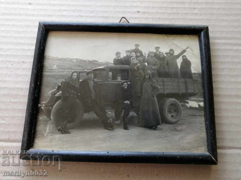 Portrait Photo Photo Communist Bulgarians in USSR 30s with price 44.00 BGN | € 22.50 Portrait Photo Photo Communist Bulgarians in USSR 30s with price 44.00 BGN | € 22.50