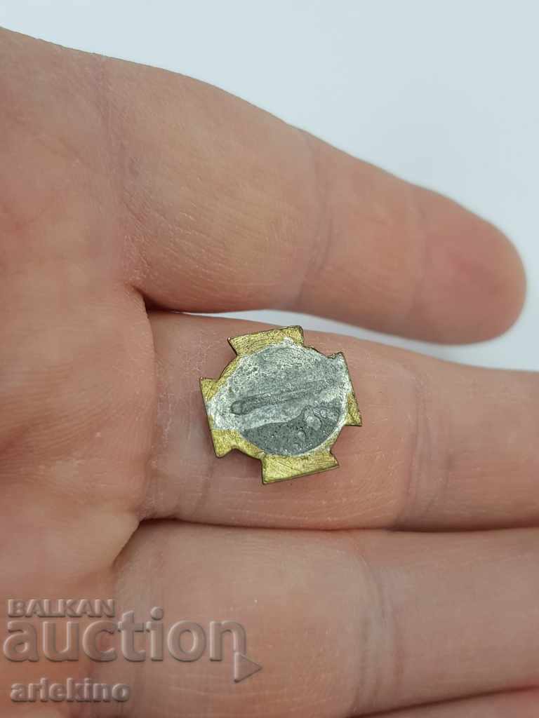 Delivery of Russian royal cross sign badge with enamel Delivery of Russian royal cross sign badge with enamel