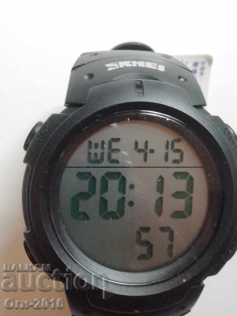 Delivery of SKMEI men's sports watch Delivery of SKMEI men's sports watch