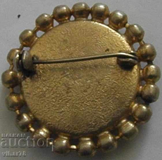 Delivery of PORCELAIN BROOCH