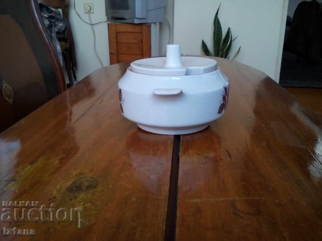 Old porcelain sugar bowl with price 16.00 BGN | € 8.18 Old porcelain sugar bowl with price 16.00 BGN | € 8.18