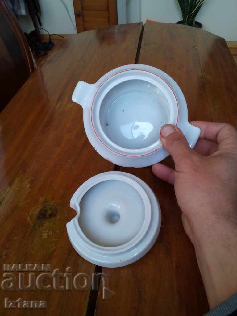 Delivery of Old porcelain sugar bowl Delivery of Old porcelain sugar bowl