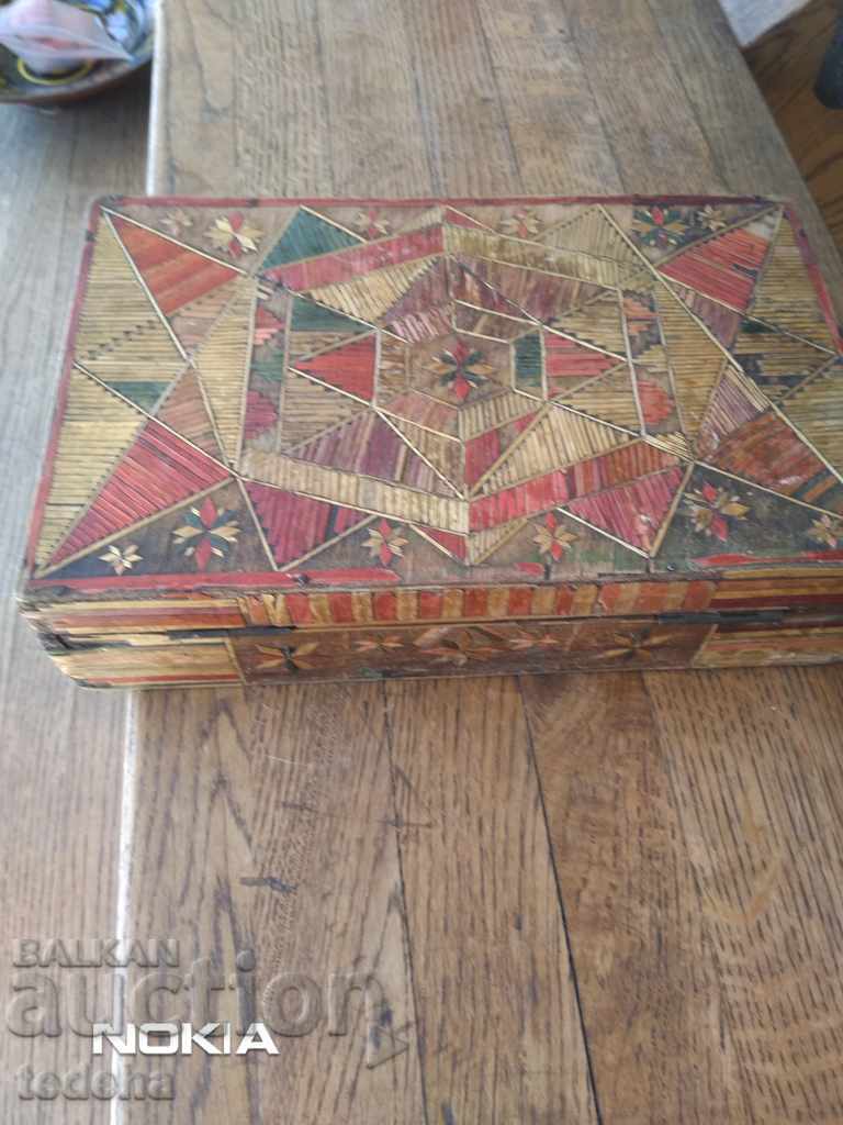 OLD WOOD BOX - 5