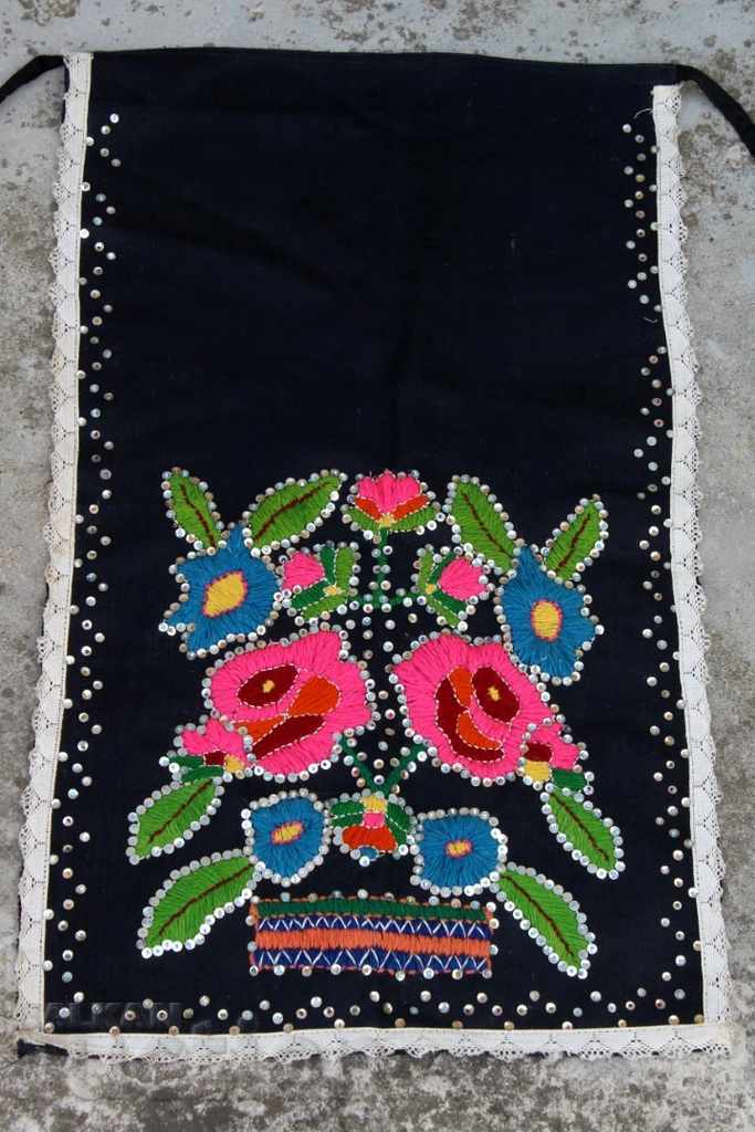 AUTHENTIC EMBROIDERY APRON WASHING SQUEEZE EMBROIDERY