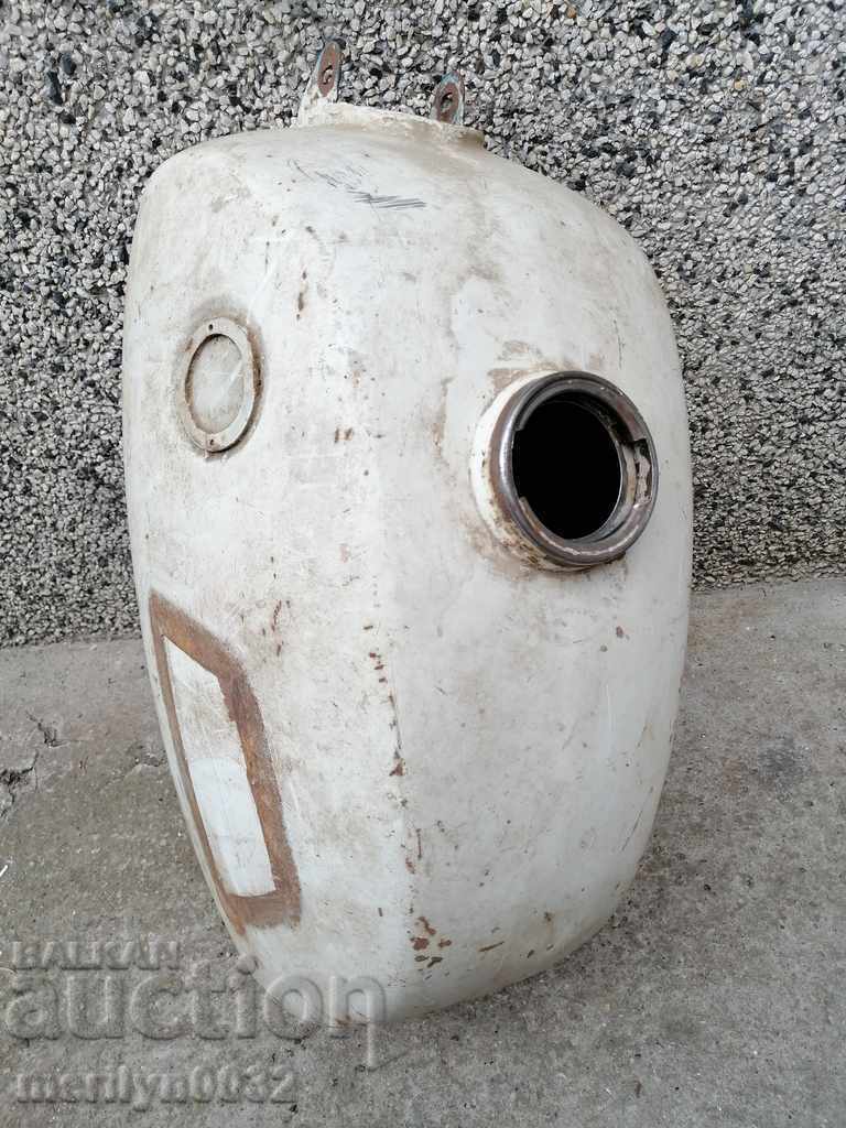 Rezervor de motocicletă, motor IZH Planeta URSS cu preț 69.00 BGN | € 35.28