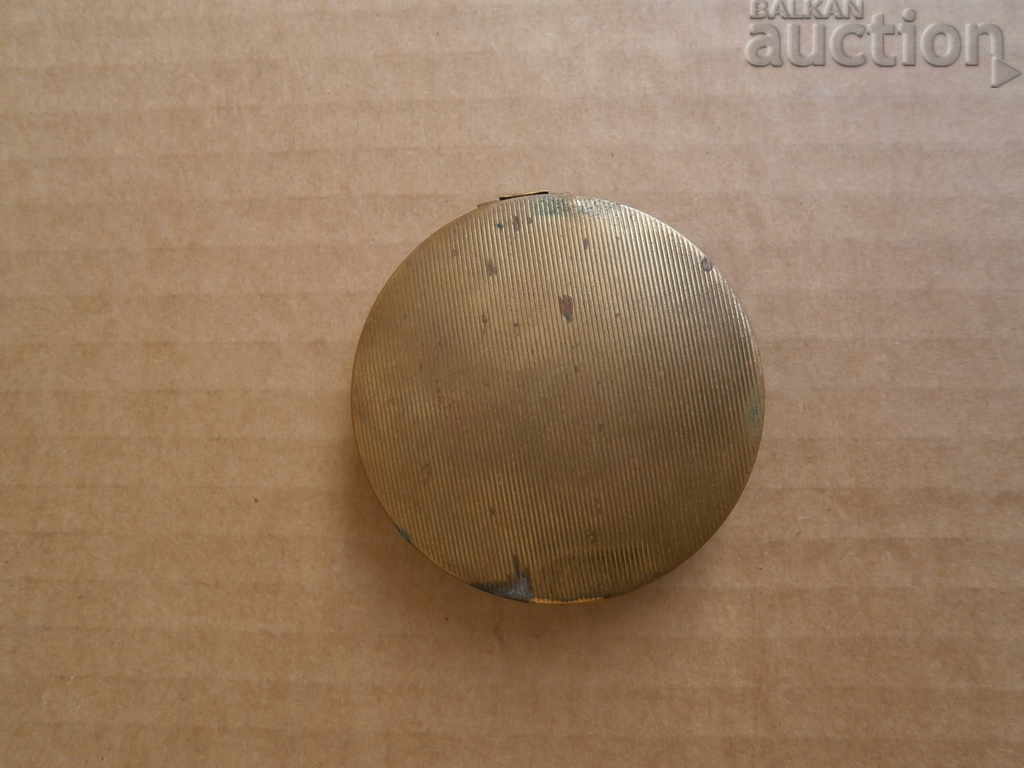 MAHAT PUDRIERA URSS 70 te cu preț 25.00 BGN | € 12.78