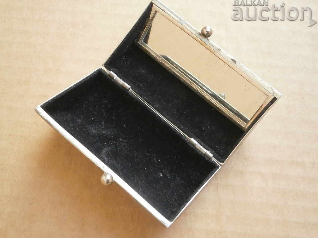 small lady's box vintage retro vintage with price 25.00 BGN | € 12.78 small lady's box vintage retro vintage with price 25.00 BGN | € 12.78