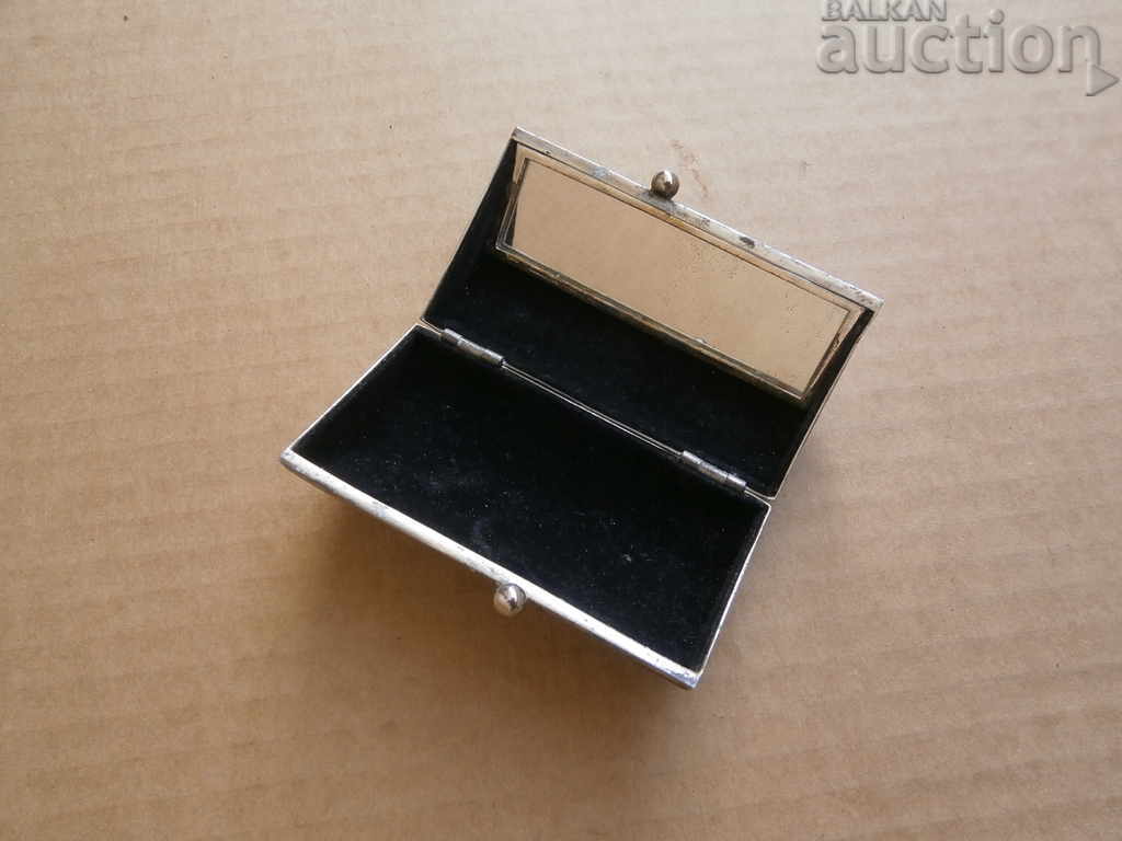 Delivery of small lady's box vintage retro vintage Delivery of small lady's box vintage retro vintage