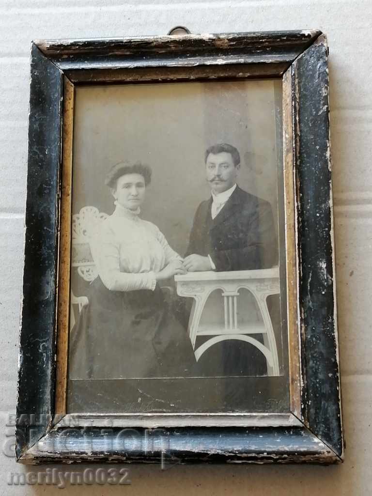 Delivery of Old Photo Photography Portrait of Husbands Delivery of Old Photo Photography Portrait of Husbands