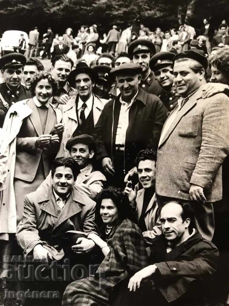 A PICTURE FROM THE Sixty T. ZHIVKOV AND THE STAR ACTOR with price 39.00 BGN | € 19.94 A PICTURE FROM THE Sixty T. ZHIVKOV AND THE STAR ACTOR with price 39.00 BGN | € 19.94