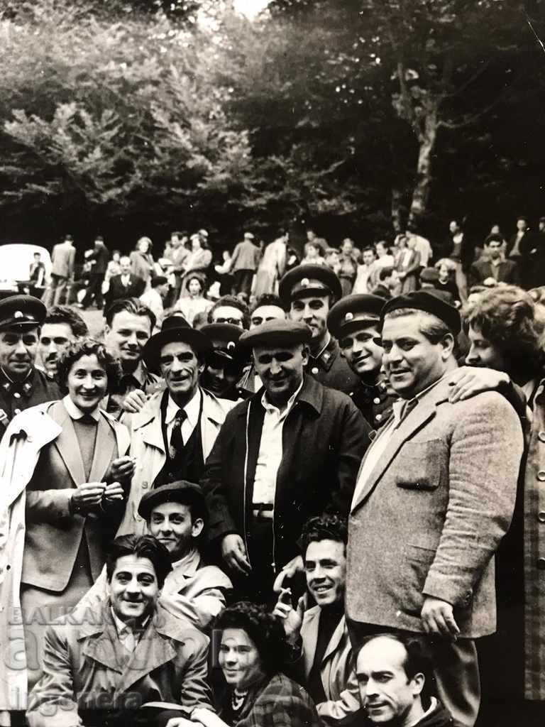 Auction A PICTURE FROM THE Sixty T. ZHIVKOV AND THE STAR ACTOR Auction A PICTURE FROM THE Sixty T. ZHIVKOV AND THE STAR ACTOR