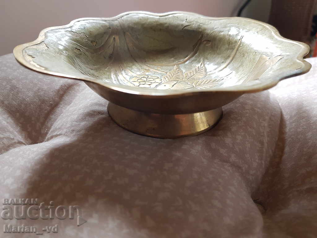 Παράδοση δικαστήριο ορείχαλκο Παράδοση δικαστήριο ορείχαλκο