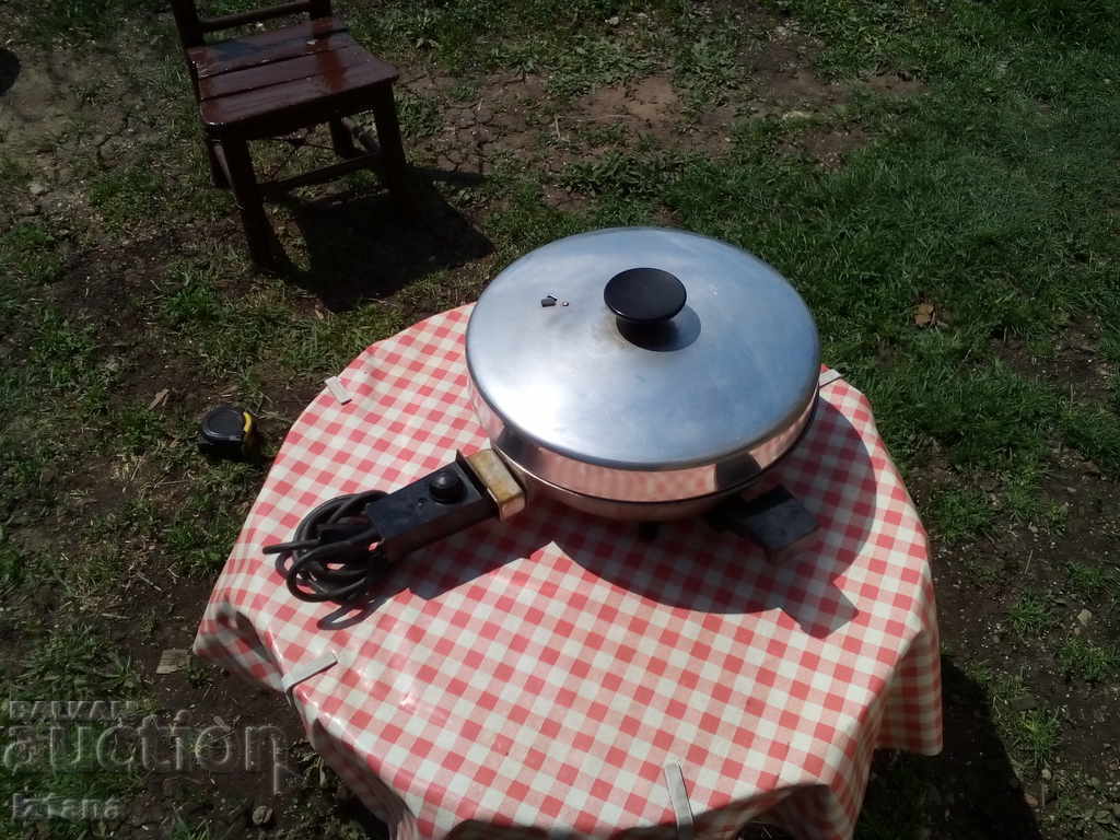 Old electric pot with price 130.00 BGN | € 66.47 Old electric pot with price 130.00 BGN | € 66.47