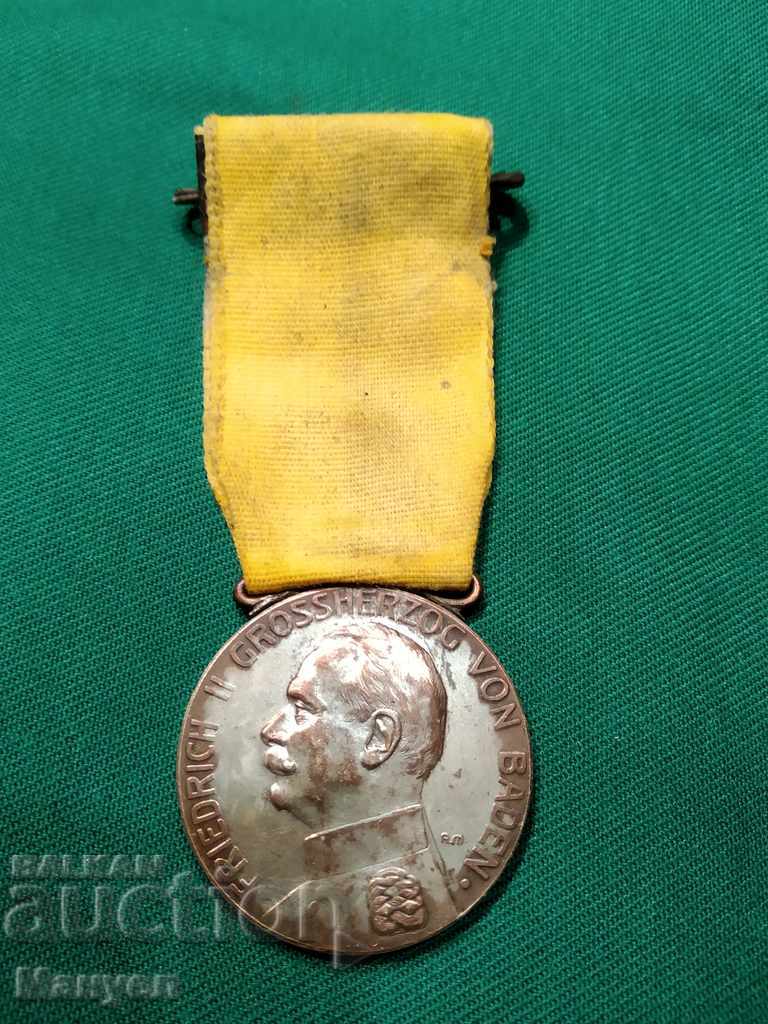 Продавам стар  сребърен медал"За заслуга" Германия ПСВ.RRRR