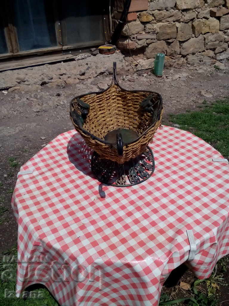 Old fruit bowl with price 40.00 BGN | € 20.45 Old fruit bowl with price 40.00 BGN | € 20.45