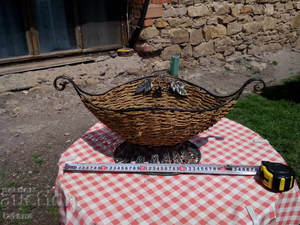 Auction Old fruit bowl Auction Old fruit bowl