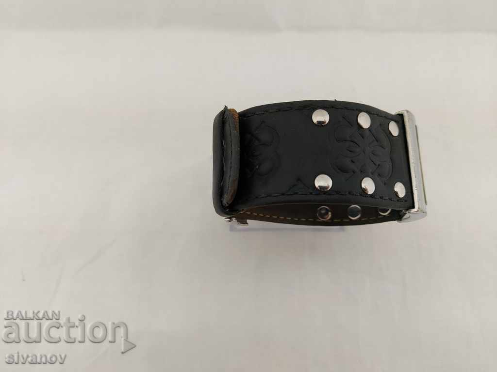 Delivery of Original GUESS Watch works B0108 Delivery of Original GUESS Watch works B0108