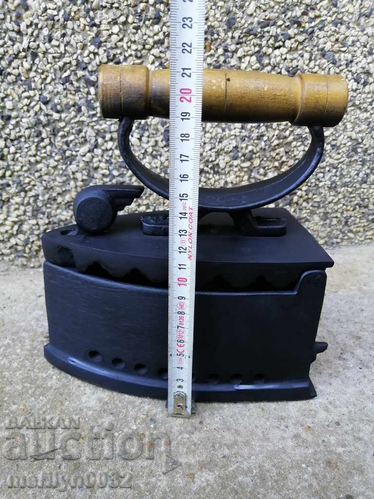 Παλιά σιδήρου στην πυρκαγιά με τιμή 69.00 BGN | € 35.28