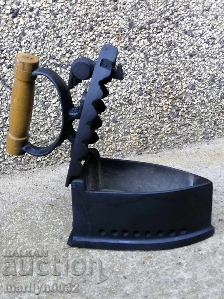 Παράδοση Παλιά σιδήρου στην πυρκαγιά