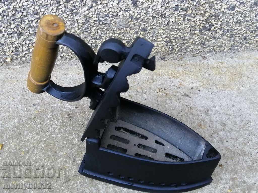 Παλιά σιδήρου στην πυρκαγιά - 6